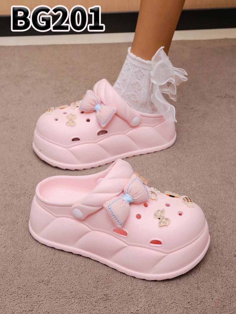 Klapki damskie Roz 36-41 / 12 par